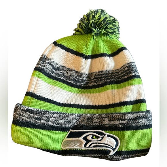 SEATTLE SEAHAWKS NFL NEW ERA
Green White Blue FOOTBALL BEANIE Cap Team Fan EUC - Picture 7 of 11